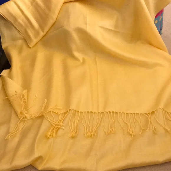 Yellow Pashmina - Picture 1 of 1